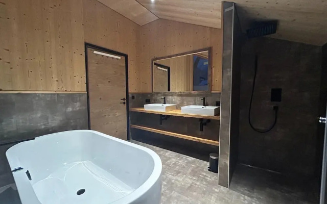 Chalet With Private Sauna House and Garden