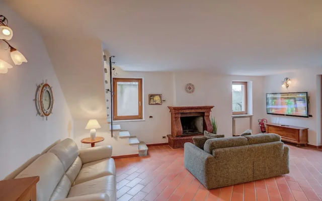 Villa Iris-lakeview & Shared Pool