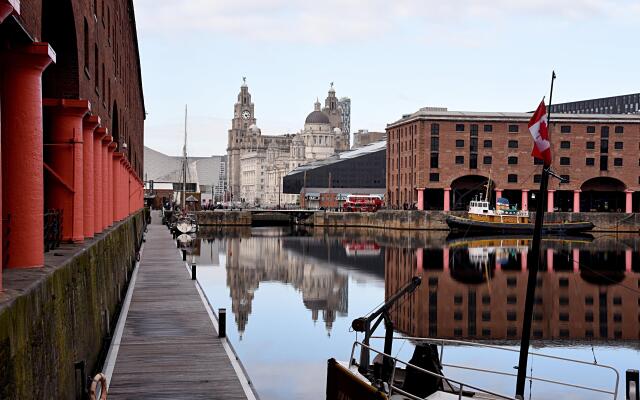 Holiday Inn Express Albert Dock, an IHG Hotel