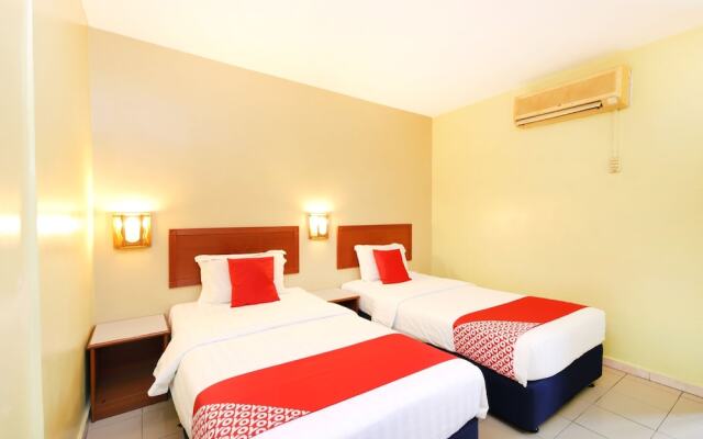 OYO 447 Comfort Hotel Meru