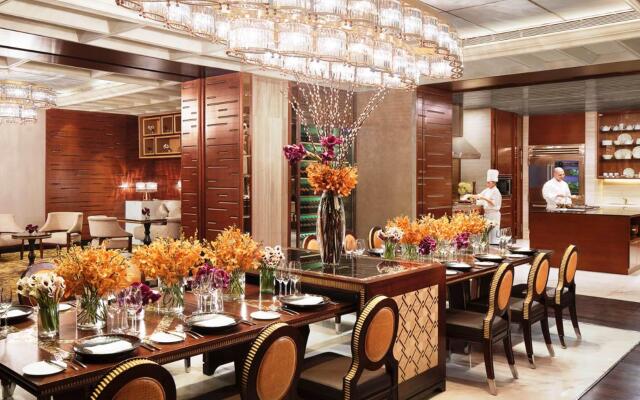 Отель Four Seasons Hotel Mumbai