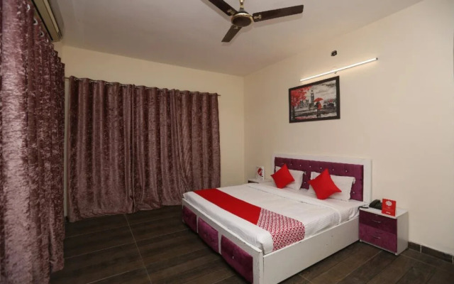 OYO 17007 Rising Inn