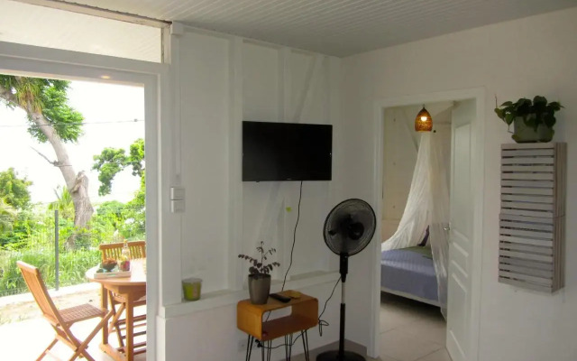 Or bleu-Bungalow volcan Soufriere-Vue sur mer