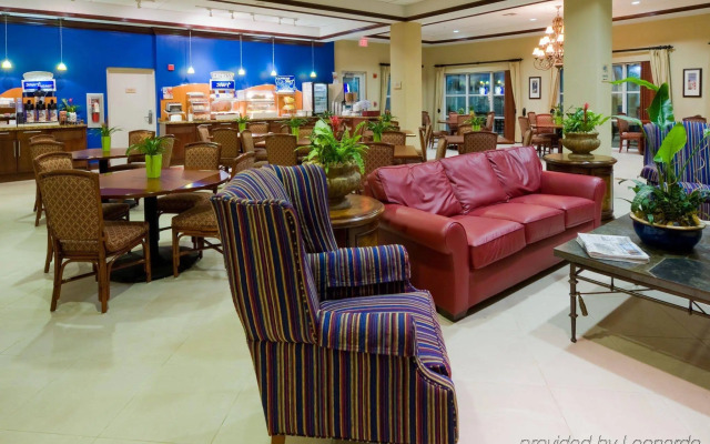 Holiday Inn Express & Suites Kendall by IHG