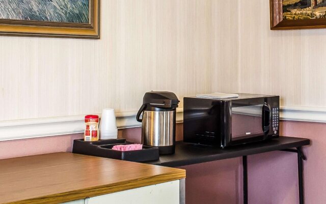 Rodeway Inn Akron