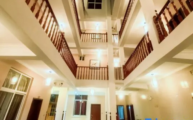 Orange City Hotel No. 2 (Zhongyi Market, the Old Town of Lijiang)