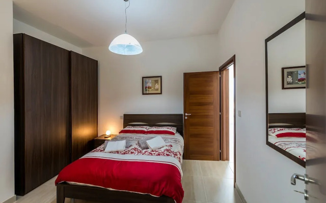 The Hillock North G16