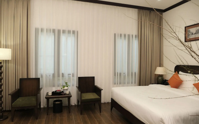 Paul Chabot Hotel