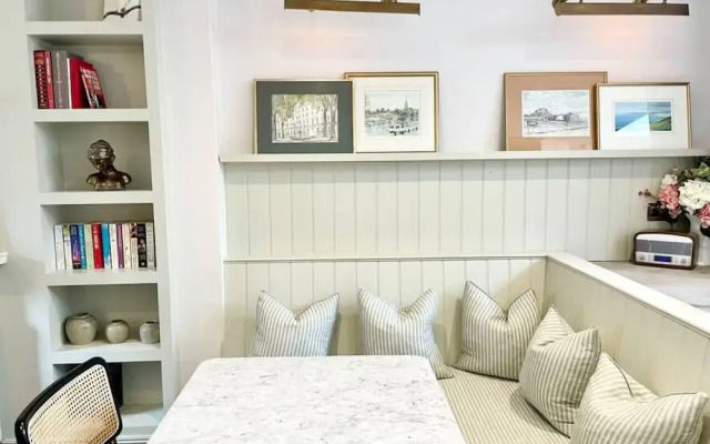 The Emerald - Central Henley 2 Bedroom House