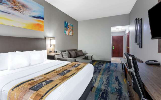 La Quinta Inn & Suites by Wyndham Tampa Central