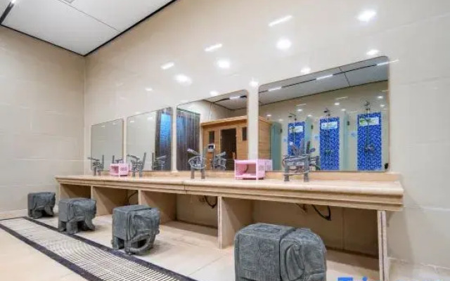 Xiushuiwan Business Hotel