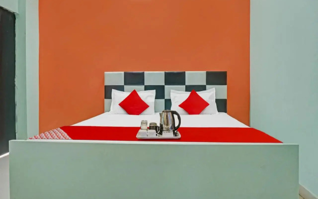 Oyo 703347 Ab Hotel