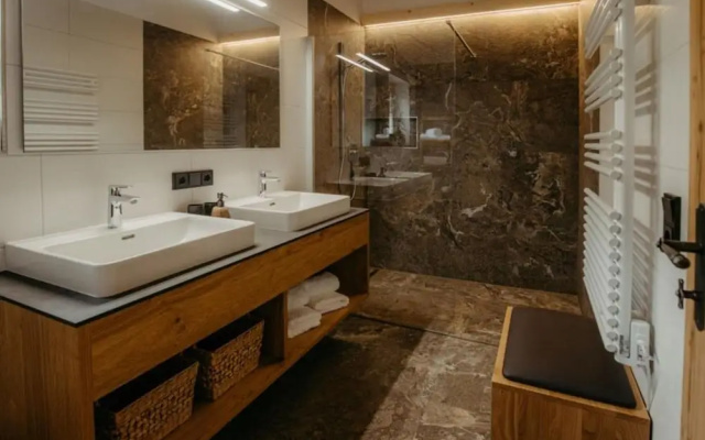 Chalet Salzach Near Ski Lift & Spa