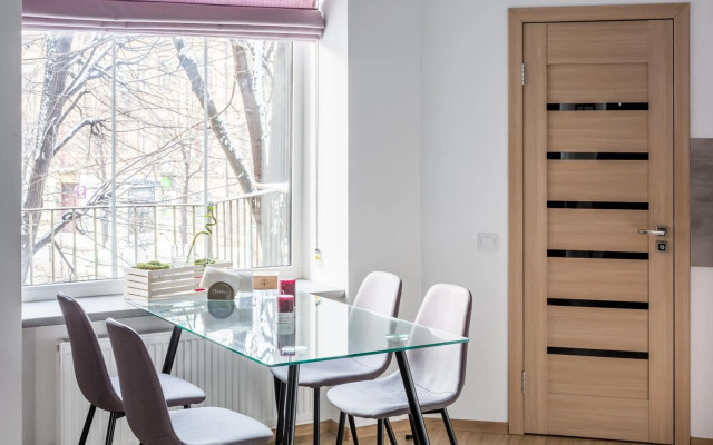 Площа Святого Теодора 13