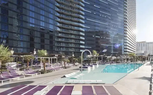 LVStripHouse Condos Sleeps up to 14