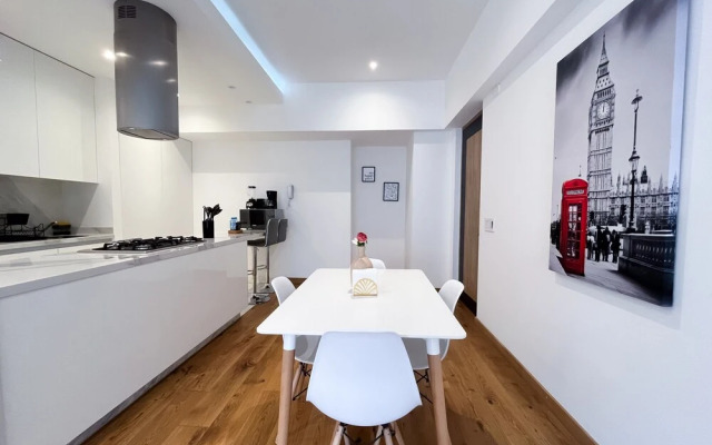 Modern Condesa Getaway w Terrace & Pool