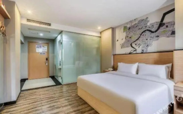 Vatica Hangzhou Xiasha Media College Hotel