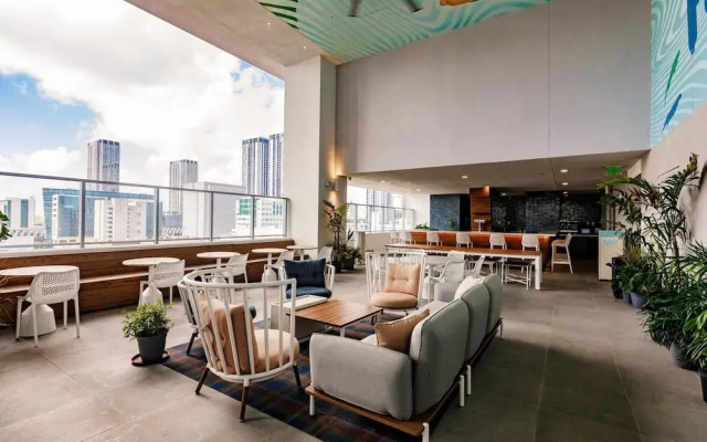 Modern Muse - Luxury Hotel Meets Miami Apartment