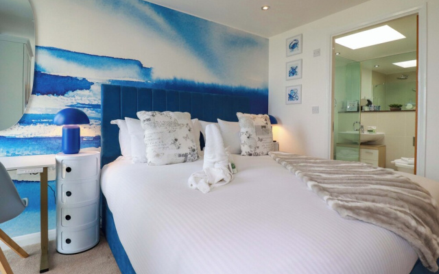Penthouse @46zinc - Headland View
