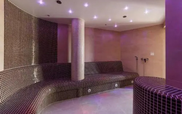 Sanvit Lake Resort & Spa