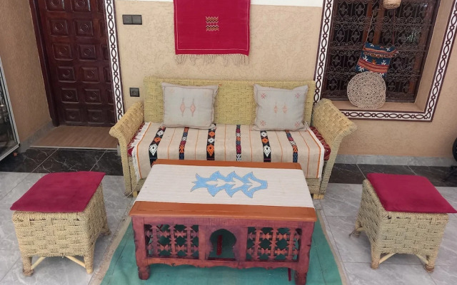 Room in Guest Room - Riad dar Tazoulte Bedroom