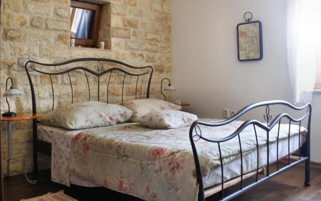 Mon Perin Castrum - House of Nice Memories