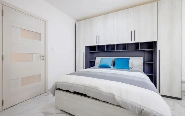 Fabulous Penthouse Close to St George's Bay