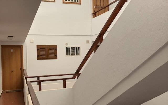Two bedroom apartment 2 min from beach