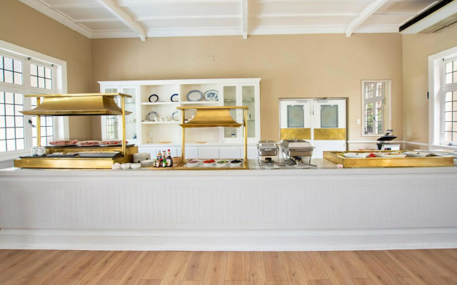 Queen’s Hotel by BON Hotels