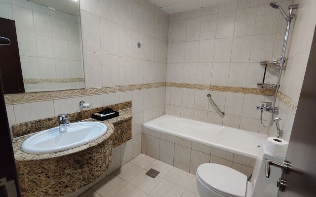 Lux BnB Princess Tower I  Palm & Ocean Views