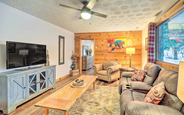 Mountain Retreat < 4 Mi to Downtown Boone!