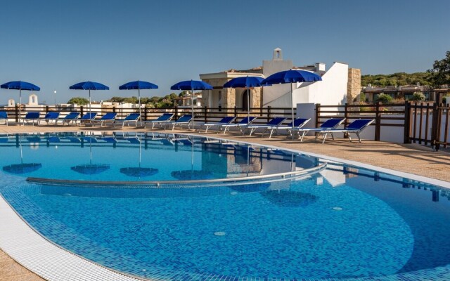 Vista Blu Villa With Shared Pool