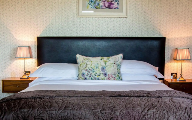 The Manor West Hotel & Leisure Club