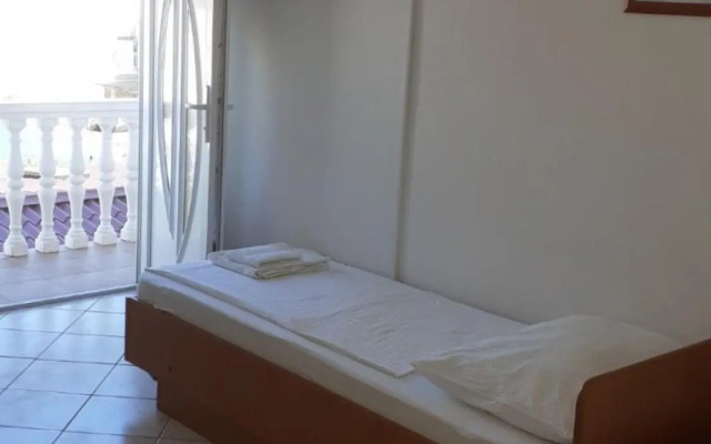 Dobri - 500 m from beach - A4(2+2)