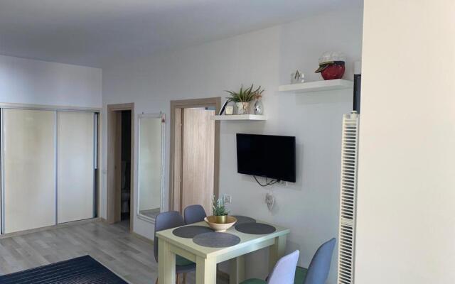 Panoramis Apartment by Eduard