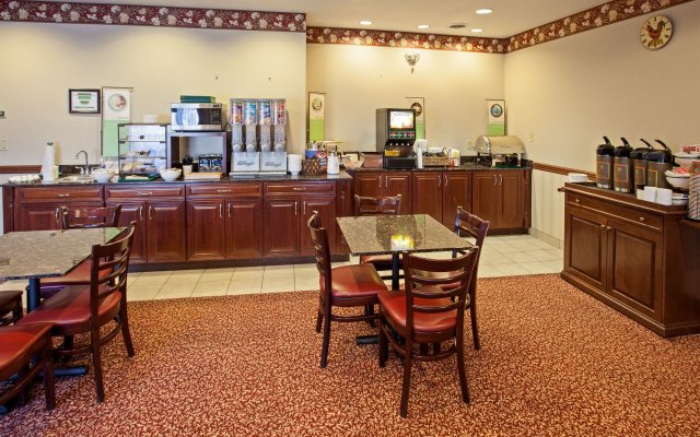 Country Inn & Suites by Radisson, Elkhart North, IN