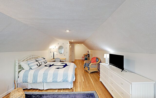 25 Falmouth - 3 Br Duplex