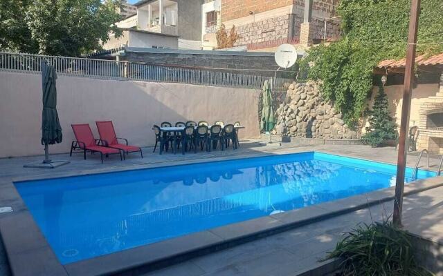 Nice Villa & Pool