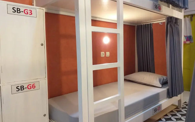 Home Addicts Hostel