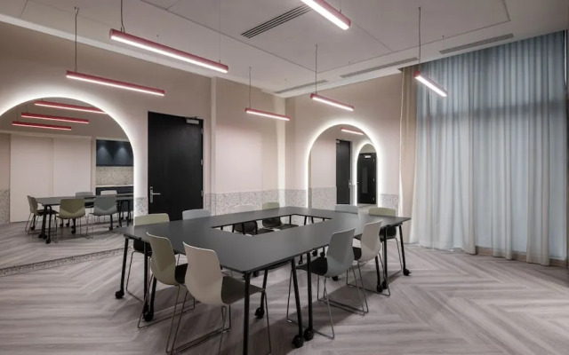 Student Only Spring Mews