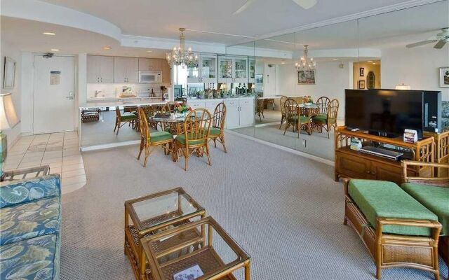 Valley Isle 705 by RedAwning