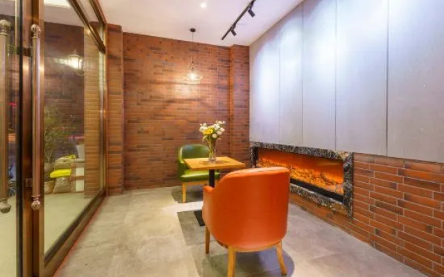 Elong Wanguo Hotel (Dalian Jinma Road Light Rail Station Store) – Lobby – Dalian