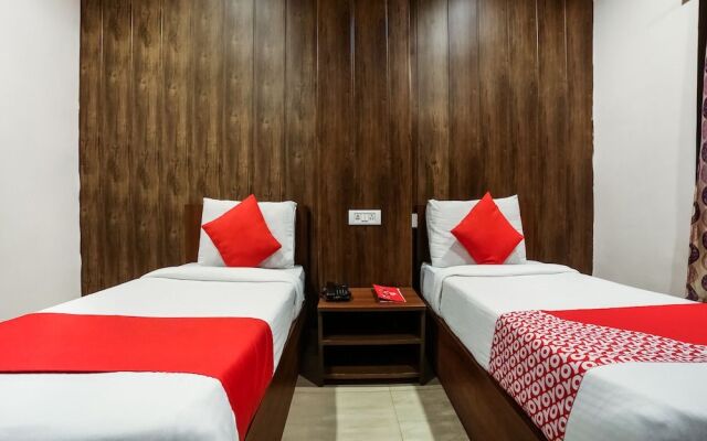 OYO Flagship 111 Canal Road