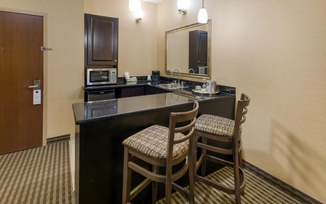Best Western Sunrise Inn & Suites