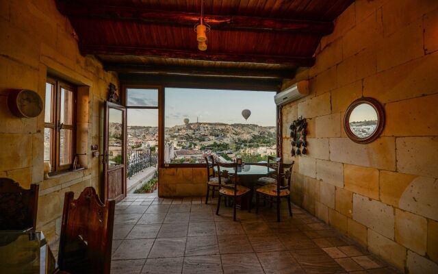 Vineyard Cave Hotel