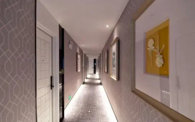 Chocolate Hotel