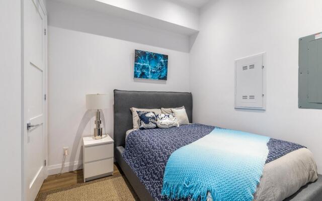 2BR 2 STOREY LOFT. Free Parking.Gym