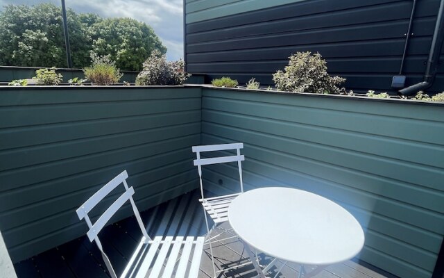 Goodstay Lodges by Urban Space