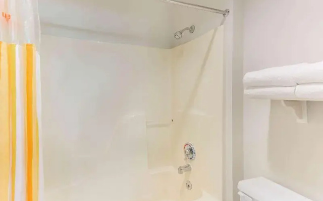 La Quinta Inn & Suites by Wyndham Chicago Gurnee