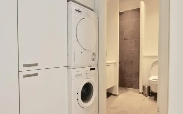 Cool Studio Apartment w Private Terrace